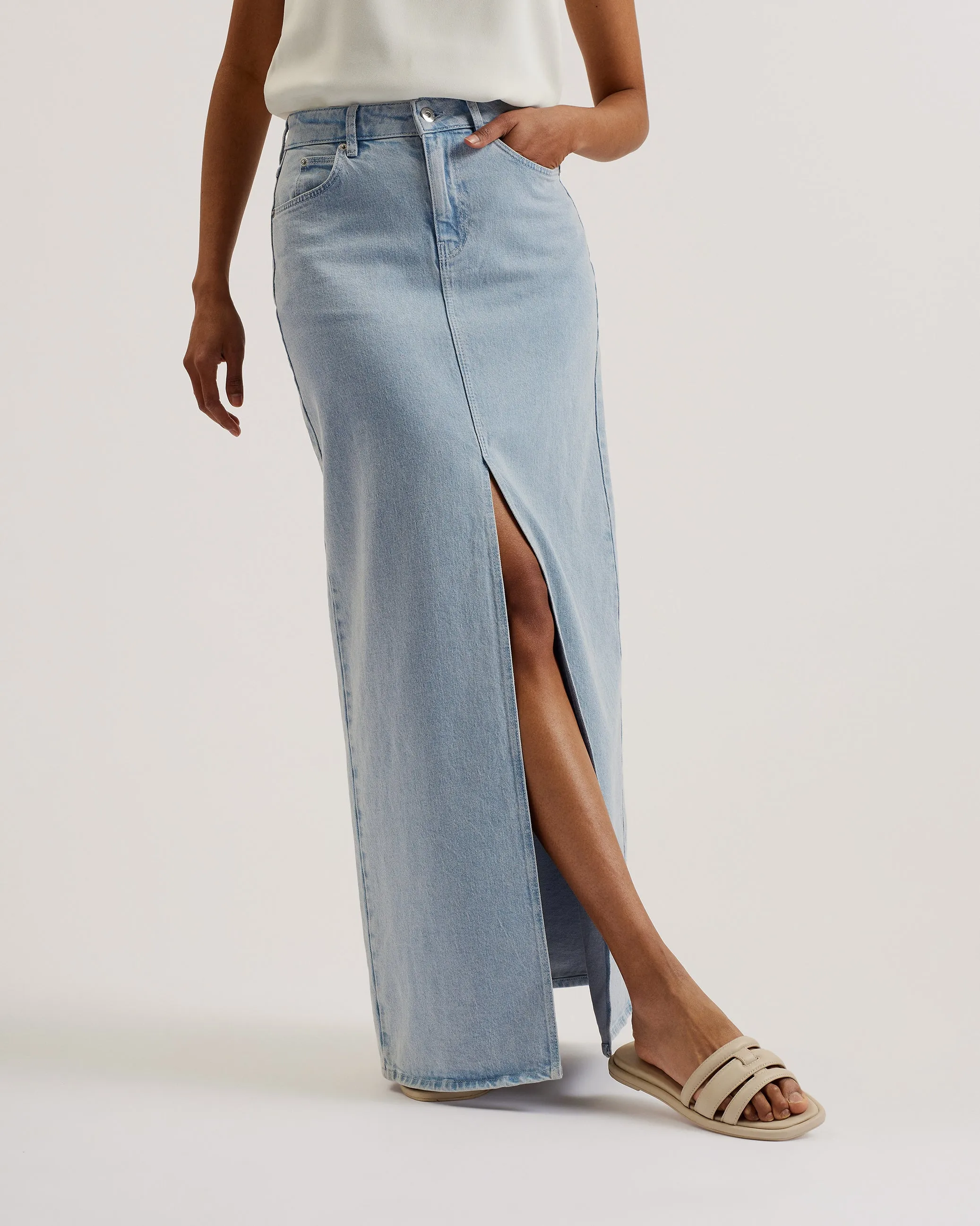 Dorlat Maxi Denim Skirt With Centre Front Sl Lt-Wash